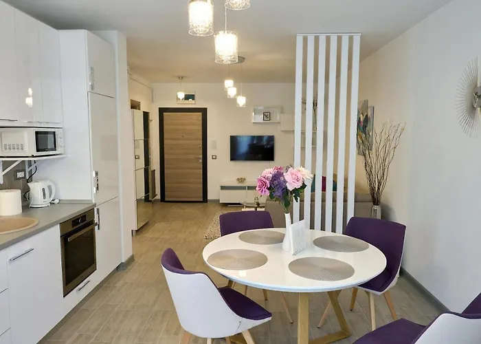 Vegas Sea View - Pools Apartman