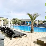 Vegas Sea View - Pools Apartment Mamaia